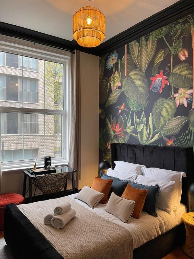 London K W Hotel Luaran gambar